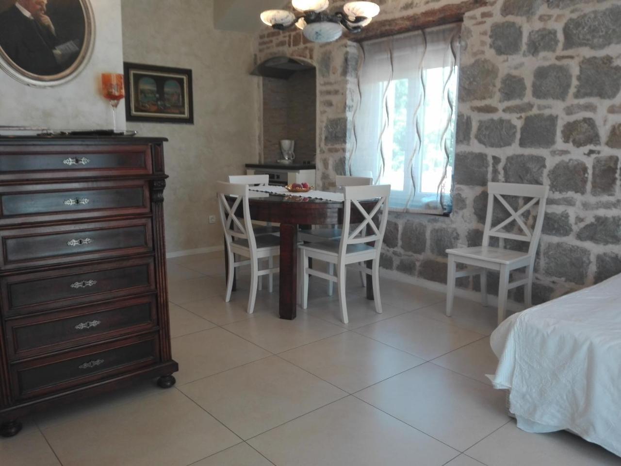 Apartament Tin Split